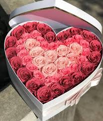 Are there any heart shaped gift boxes on amazon? Valentines Heart Rose Box Novocom Top