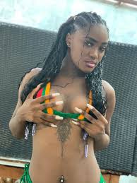 Influenciadora Digital Serafina Mercedes Afirma Que Agências De Moda Em  Angola Servem Como Porta De Entrada Para Prostituição - Memeiros - Site de  Notícias, Fofocas, Famosos, Desporto, Polémicas e muito mais!