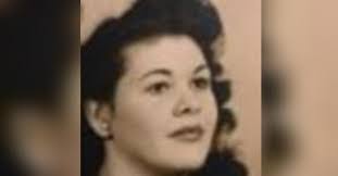 Edith Snider's Instagram, Twitter & Facebook