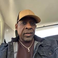 Which artist had a choke hold