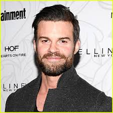 Daniel Gillies Just Jared: Celebrity Gossip and Breaking Entertainment News