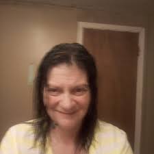 Kari Combs's Instagram, Twitter & Facebook