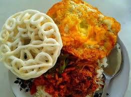 Kalori nasi putih dan ayam geprek sedang = 392 kalori. Awas Kalori Satu Buah Kerupuk Setara Sepiring Nasi