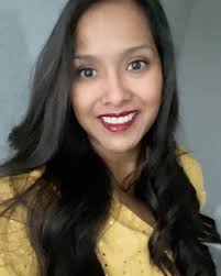 Elisa Zamora's Instagram, Twitter & Facebook