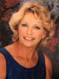 In male-dominated profession, a woman leads lineman instruction at  Metropolitan Community College