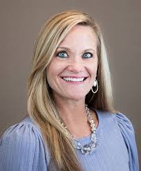 Gina Reeves's Instagram, Twitter & Facebook