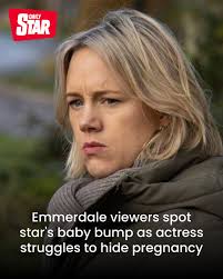 Viewers were distracted by her bump👀