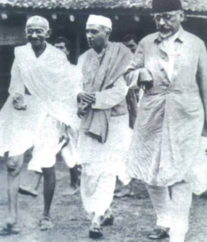 Do you know? Netaji Subhash Chandra Bose named three brigades of Indian National Army after Mahatma Gandhi, Jawaharlal Nehru and Maulana Abul Kalam Azad. #SubhasChandraBose