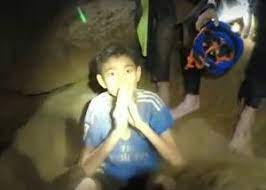 Thai cave rescue: Former Navy SEAL dies from lack of oxygen while placing  oxygen tanks - NZ Herald