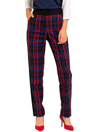 Si la marque parisienne a révolutionné la mode du prêt à porter avec des combinaisons de toutes les couleurs, elle continue dans cet esprit avec des vêtements conçus dans des matières confortables et fluides, pour un look décidemment pétillant et moderne. Pantalon Naf Naf Cuadros Marino Para Mujer