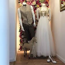Over the time it has been ranked as high as 3 687 299 in the world. Trachtenhochzeit Neu Definiert Www Tianvantastique Com Brautdirndl Hochzeitsdirndl Dirndlliebe Brautkleid Tr Braut Dirndl Dirndl Madchen Kleider Hochzeit