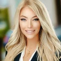 Sarah Dettmann's Instagram, Twitter & Facebook