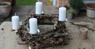 Die vorweihnachtszeit ist reich an traditionen. Diy Adventskranz Aus Asten Und Zweigen Basteln Mein Schoner Garten