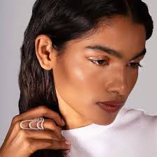 Diamond and 18k gold fine jewelry rings