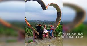 Sukabumi memang belum cukup dikenal sebagai destinasi wisata. Karang Taruna Nagrak Utara Sukabumi Sulap Irigasi Jadi Spot Selfie