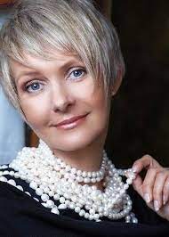 Frisuren frauen ab 50 frisuren haarschnitt kurz. 26 Kurze Frisuren Fur Frauen Ab 50 Mit Rundem Gesicht Blonde Glatte Haare Haar Styling Kurzes Glattes Haar
