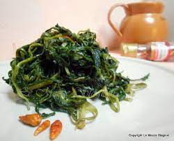 Lavatele e mettetele a bagno per 24 ore in acqua fredda. Cicoria In Padella Ricetta Contorno Semplice