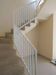 Membuat tangga ini seakan sedang berbicara tentang isi rumah. Railing Tangga Minimalis Modern 014 Dekorasi Rumah 814390362