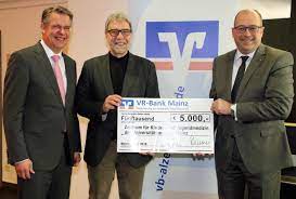 Business identifier codes (bic codes) for thousands of banks and financial institutions in more than 210 countries. Vr Bank Mainz Spendet 5 000 Euro An Kinderklinik Der Universitatsmedizin Mainz