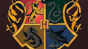 O aluno entra na casa que o chapéu seletor escolher, o mesmo leva em consideração caracteristicas emocionais e intelectuais do determinado bruxo. Harry Potter Wizards Unite Houses How To Join And Change Hogwarts Houses With Your Ministry Id Eurogamer Net