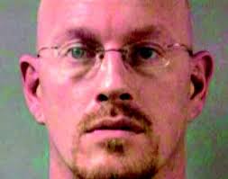 Desperat ægtemand frygtede fængselsdom: Overtalte teenager til drab