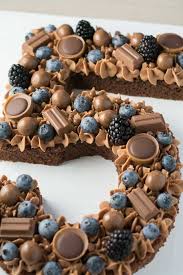 Gateau De Conversation Avec Myrtilles Et Chocolat Nature Mode Passion Du Voyage Artis Kuchen Kindergeburtstag Kuchen Rezepte Kuchen Und Torten