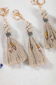 Porte Cle En Macrame Cadeau De Demoiselle Dhonneur Meilleur Etsy Porte Cle Cadeaux Demoiselle D Honneur Boucles D Oreilles En Macrame