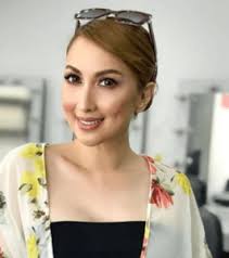 Episod 11 maria farida dan akim ahmad kalau episode lalu elfira berbasikal mengelilingi bukit cerakah. Datin Maria Farida Maintain Cantik Pada Usia 50 Tahun