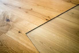 Wie bei vielen anderen bodenbelägen können sie laminat auch auf fliesen verlegen, müssen aber. Fliesen Raus Parkett Rein Ks Bau Handwerker