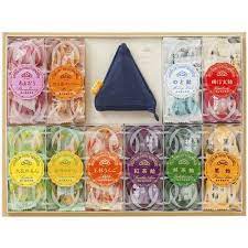 楽天市場 ホワイトデー お返し 和菓子 高級 お取り寄せ 人気ギフト榮太樓飴 果汁飴 透かし箱 10本入 飴ポーチ 紺 付 海外発送対応 0869152日頃のお礼に 内祝い 福利厚生 贈答 誕生日 御礼 グルメ 大人気 おすすめ おしゃれ 手土産 美味しい 和スイーツ プレゼント