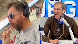 La extraña costumbre de Rubén Martín antes de narrar que desató los vaciles  en Tiempo de Juego COPE