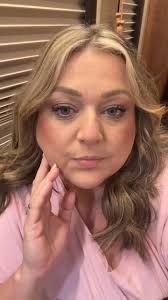 I am convinced that I could happily move to Vermont. 😀 I'm not going to,  but it's absolutely as quaint as I had hoped it would be. 🍁 It's like  Stars Hollow