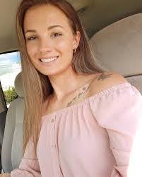 Kendra Hubbell's Instagram, Twitter & Facebook