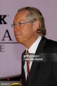 125 Schönheitschirurg Stock Photos, High-Res Pictures, and Images