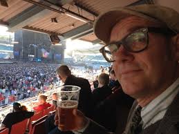 Ett brutet ben räddar en Foo Fighter