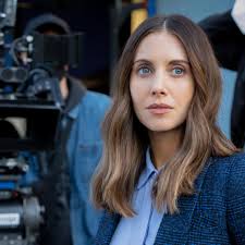 Amanda Needham's Instagram, Twitter & Facebook