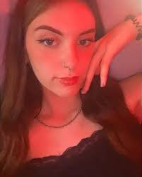 Lily Wilkinson's Instagram, Twitter & Facebook