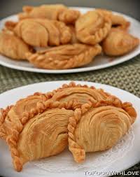 To Food With Love Spiral Sardine Curry Puffs Food Malaysian Food Desserts Puff Pastry Recipes