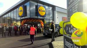 Certo è che tra i 10.500 punti vendita lidl presenti nel mondo, quello aperto il 4 aprile a torino in via bologna è certamente il primo negozio del gruppo distributivo ad avere gli orti urbani sul tetto. Virus Sui Social Si Pianifica L Assalto Ai Supermercati In Campo Polizia E Carabinieri
