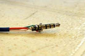 This tutorial will show you how to connect a 3.5 mm audio jack from an old pair of headphones to the audio input of your diy audio projects. Make Your Own 3 5mm 4 Pole Jack With Button For Autocom 200 Instructables