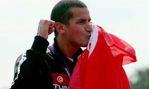 Oussama ous mellouli is a tunisian swimmer who competes in the freestyle and medley events. Yk1 Knb 9cv8m