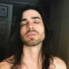 Ashley Lake's Instagram, Twitter & Facebook