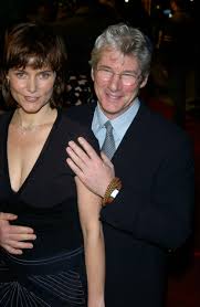 Deux ans après la naissance de leur fils alexander, richard gere et son épouse alejandra silva ont accueilli un deuxième petit garçon selon le magazine ¡hola! Richard Gere A Transmis Son Charme Particulier Et Son Elegance A Son Fils Aine Homer