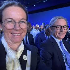 Amidst the bustling dynamics of the @dohaforum , we made time for a moment  of unity between the Belgian Head of Delegation @bernardquintin_ , @undp  Administrator @alexanderdecroo , OCHA, ambassadors, and @enabel_be