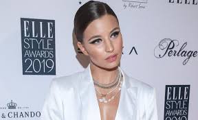 Actress // singer // girlboss „all my friends are dead netflix founder of @lemissofficial @jusee_cosmetics juliawieniawa.kontakt@gmail.com. Julia Wieniawa Pokazala Tate Na Instagramie Ale Przystojniak Zobacz Zdjecie Eska Pl