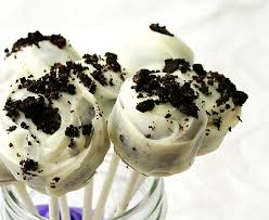 White Chocolate Oreo Cheesecake Pops Recipe Way Too Many Yummy Foods Make Up This Cake Pop Cheesecake Pops Recipe Oreo Dessert Cheesecake Pops