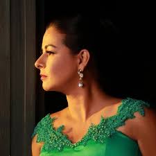 Kézia Andrade (@keziaandrade.soprano) • Instagram photos and videos