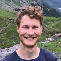 Robin Krom's Instagram, Twitter & Facebook