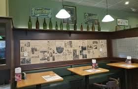 Pilsner Urquell Original Restaurant Na Letisti Vaclava Havla Prag Bier In Tschechien Bier Vor Ort Bierreisen Craft B Bier Orte Und Tschechien