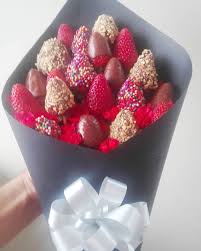 Bouquet De Fresas Chocolate Arreglos Fresasconchocolate Frutilla Detalles Amor Chocolate Chip Cookies Desserts Cove Gourmet Recipes Chocolate Food